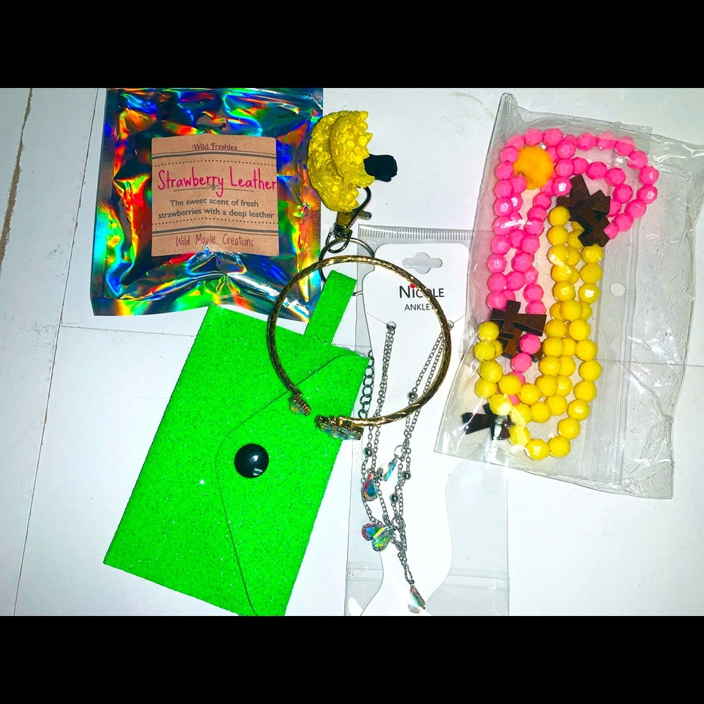 🌼Jewelry/Accessory $10 Mystery Bag (over $25 VALUE) OVERVALUE!! 📌SOLD📌